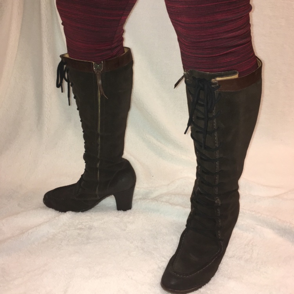 ❤️FLASH SALE❤️  Frye Fiona Moc Lace Up Boot